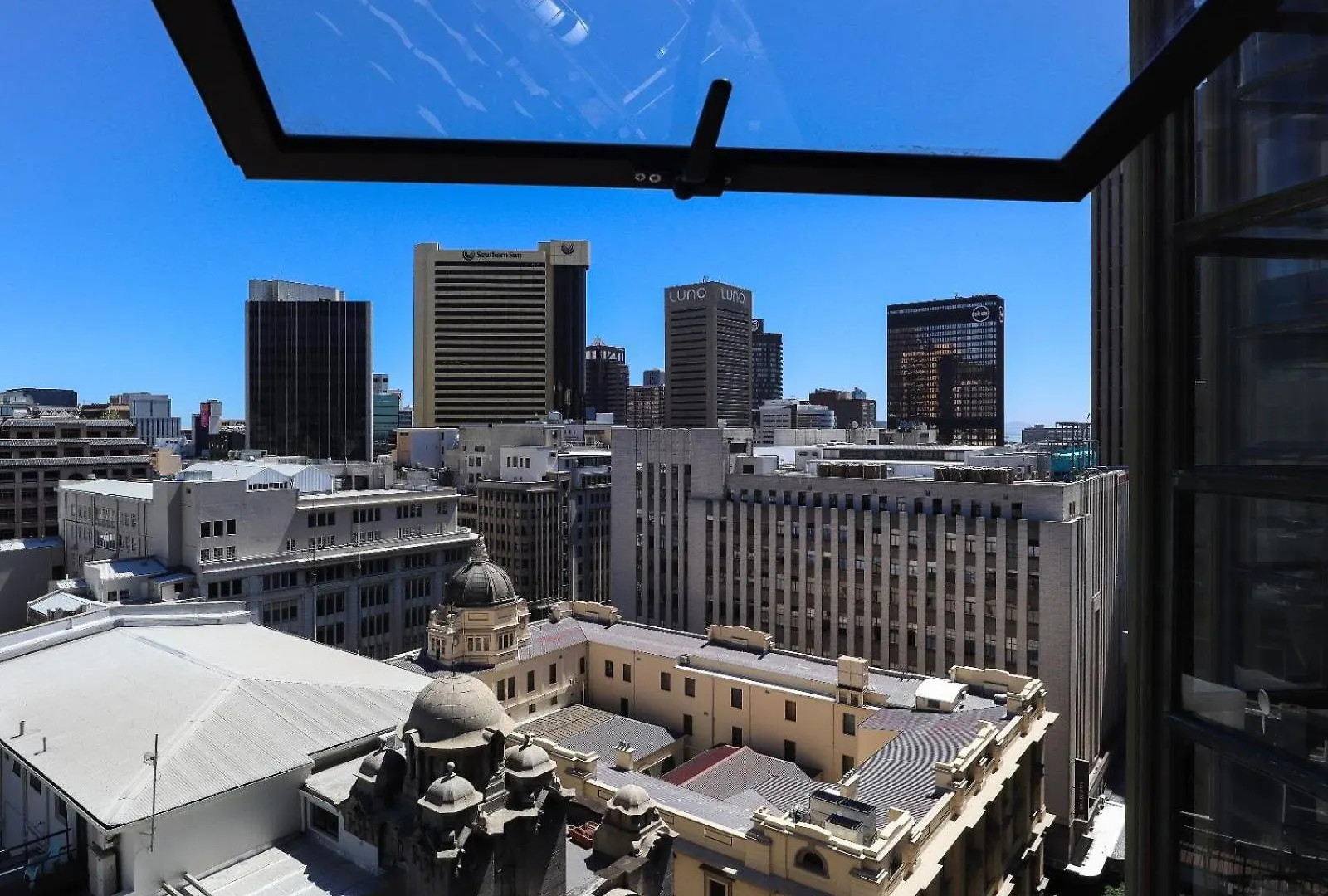 Feeling Again At Mutual Heights Apartment Cape Town